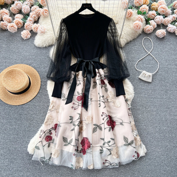Elegant Knitted Patchwork Dress – Floral Mesh, Bow Detail & Lantern Sleeves for Autumn Parties